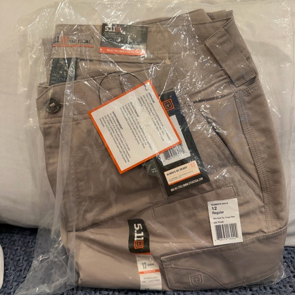 5.11 Tactical Women's Straight Leg Fast-Tac khaki cargo pants size 12 - Picture 3 of 3